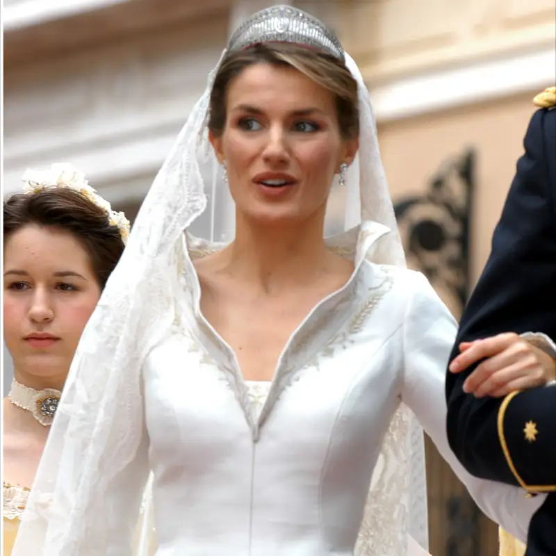 La historia del vestido de novia de la reina Letizia da un giro radical: ni fue idea suya ni lo gestionó ella