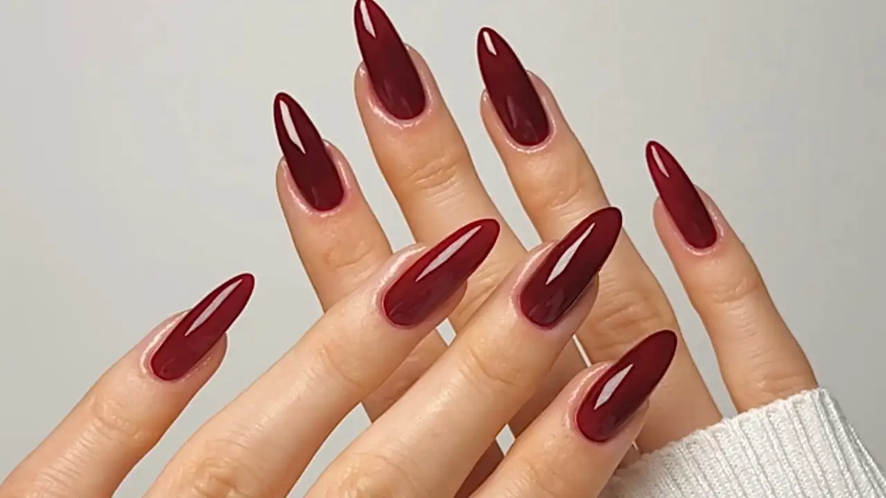 red nails