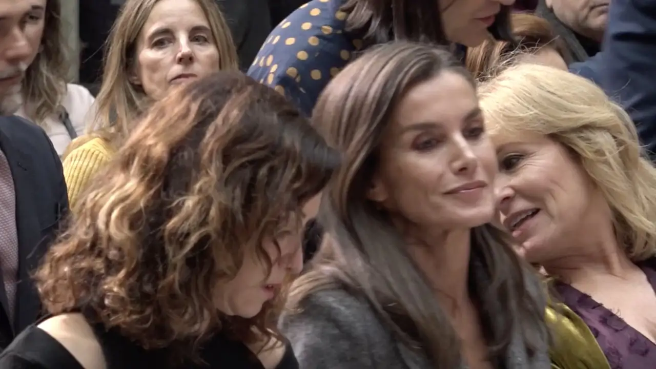 Los gestos de la reina Letizia con Isabel Díaz Ayuso en su encuentro de hoy que cobran todo el significado