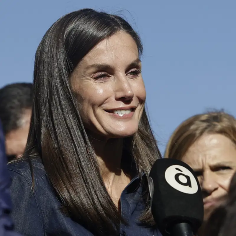 La reina Letizia se cuela en directo en 'Y ahora Sonsoles' para enviar un mensaje a la presentadora