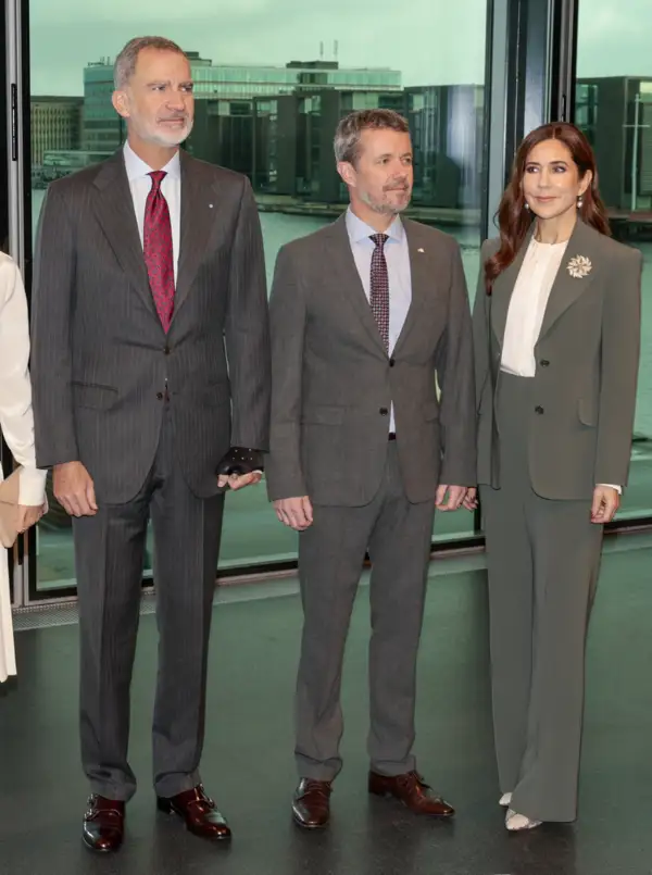 Los reyes Federico y Mary de Dinamarca se adelantan a Felipe y Letizia con una imagen que es todo un golpe de efecto