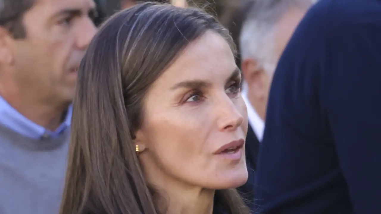 Una experta real analiza cómo Letizia se ha saltado el protocolo para dar un paso al frente de la Corona