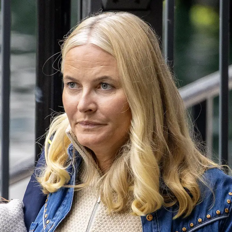 Las graves acusaciones de la prensa noruega contra la princesa Mette-Marit tras el último escándalo de su hijo Marius