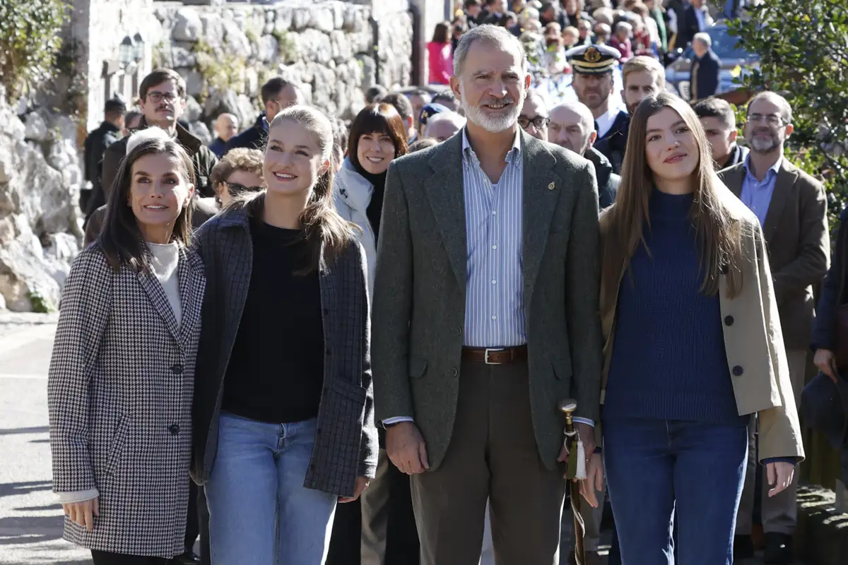 Leonor, Letizia, Sofía y Felipe en Pueblo Ejemplar 2024