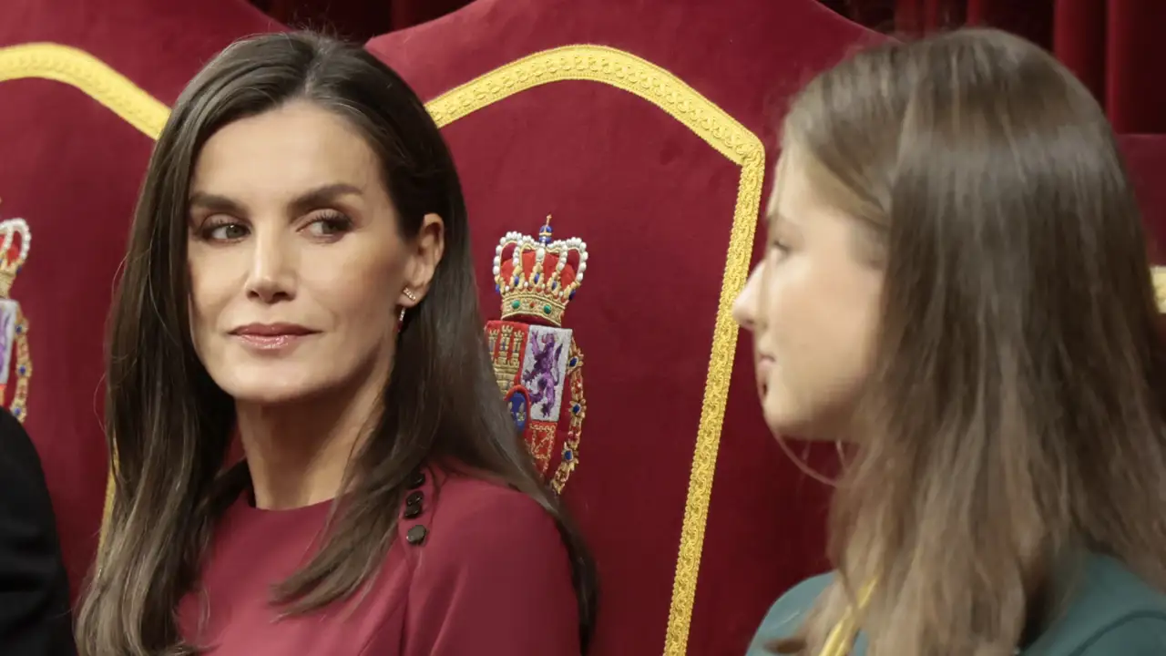 El entorno de la reina Letizia revela su preocupación por el estilo de vida de su hija Leonor: “Le gustaría verla en otro tipo de ambiente”