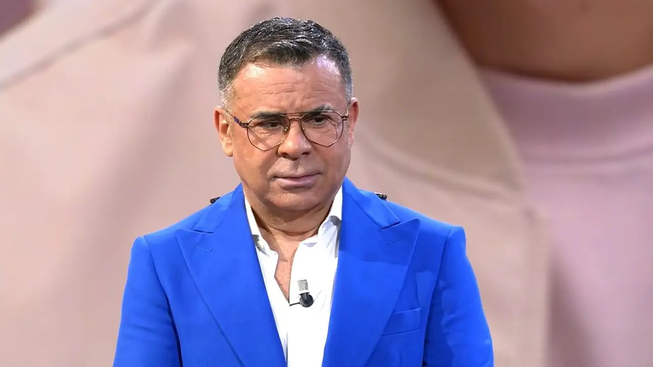 Jorge Javier Vázquez frena en seco la emisión de ‘Gran Hermano’ para intervenir en un tenso enfrentamiento en plató: "¿Me dejas hablar?"