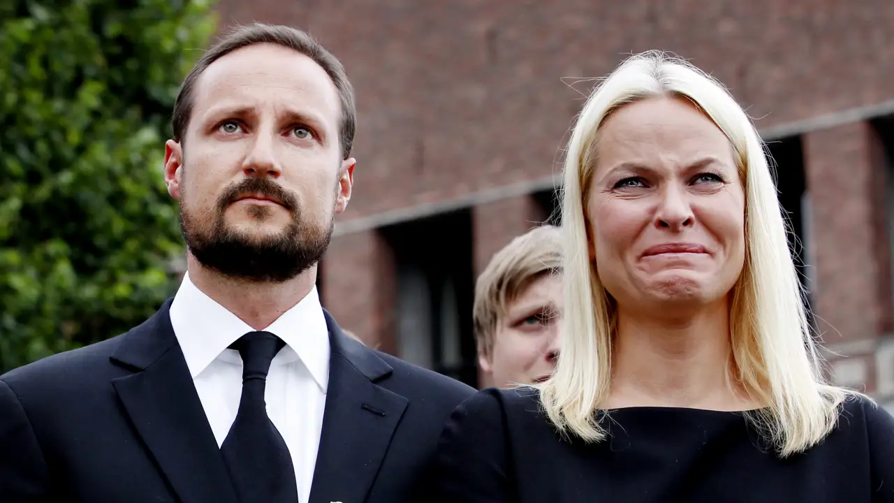 La prensa noruega expone la gran humillación de Mette-Marit cuando su vive su peor año con su hijo Marius Borg