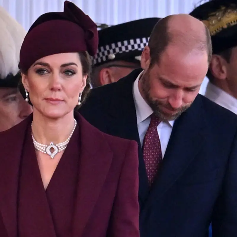 Los gestos más reveladores del príncipe Guillermo a Kate Middleton cuando cree que nadie le ve