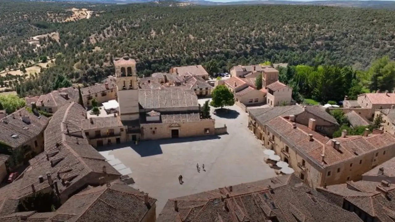 El pueblo más bonito de España para visitar en diciembre está en Segovia según National Geographic