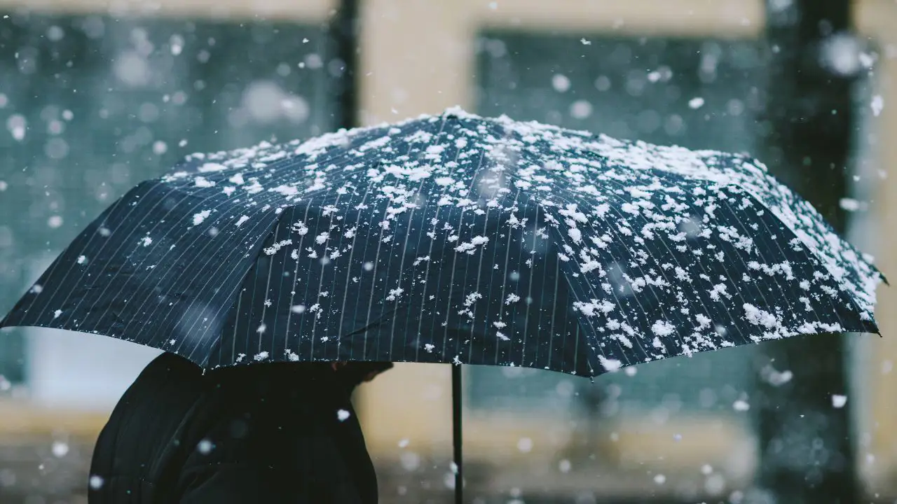 ¿Qué provincias están en alerta por viento y nieve en España?: la AEMET actualiza los avisos por el fuerte temporal