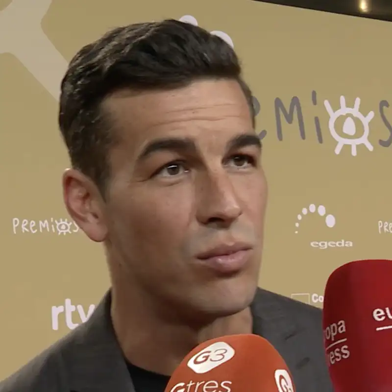 Mario Casas se pronuncia sobre lo que le parece Álvaro Muñoz Escassi como novio de su hermana Sheila 