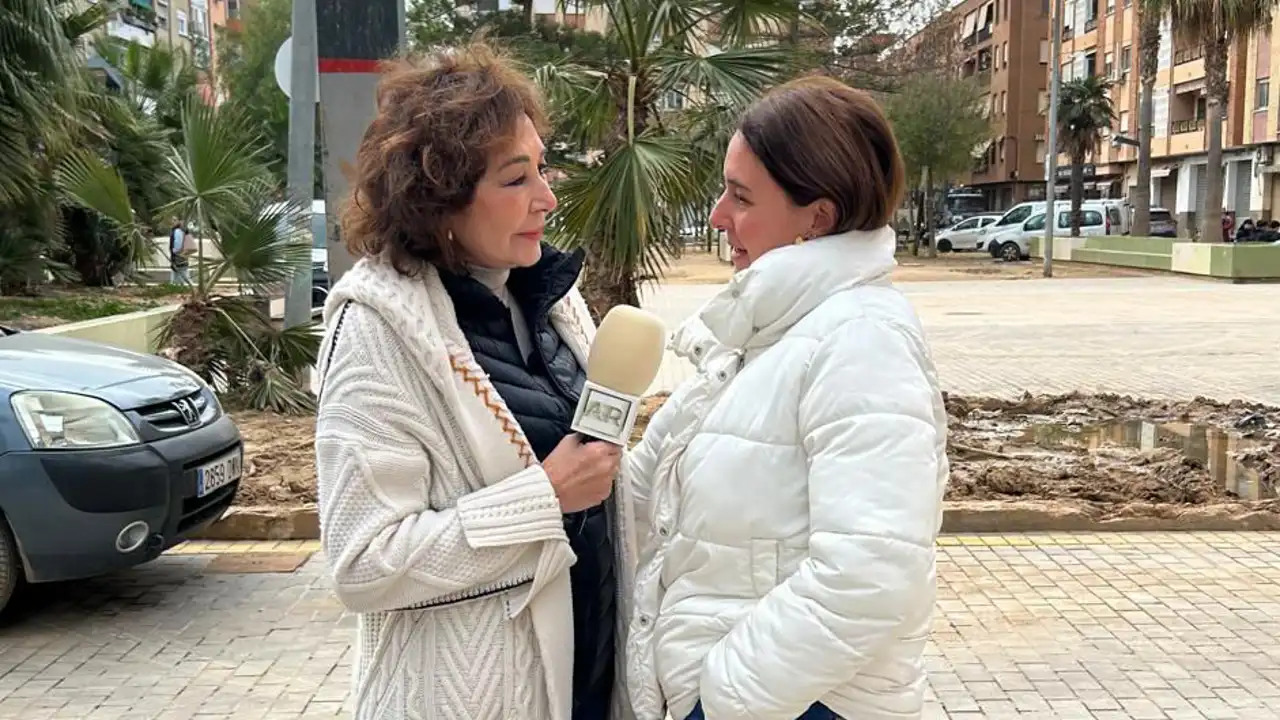 La promesa cumplida de Ana Rosa Quintana con Valencia: las imágenes de su esperada vuelta a la zona cero de la DANA