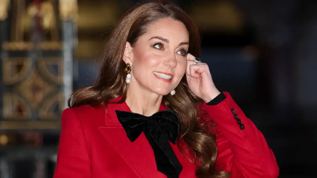 https://content20.lecturas.com/medio/2024/12/21/kate-middleton_4312259a_008_241221203918_1280x720.webp