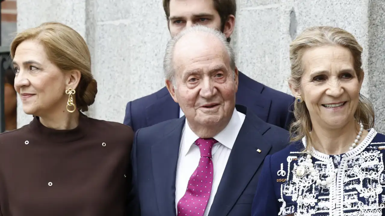 Infanta Elena, Cristina y rey Juan Carlos