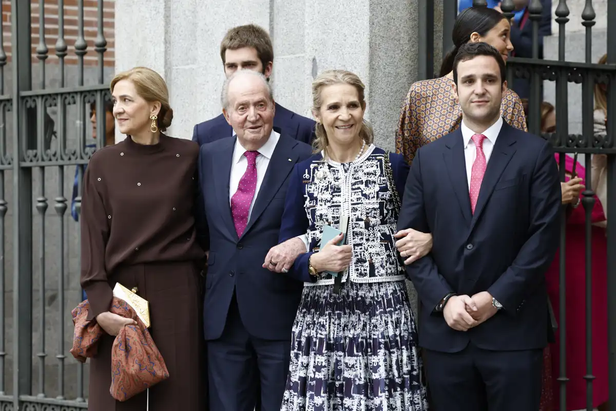 Infanta Elena, Cristina y rey Juan Carlos