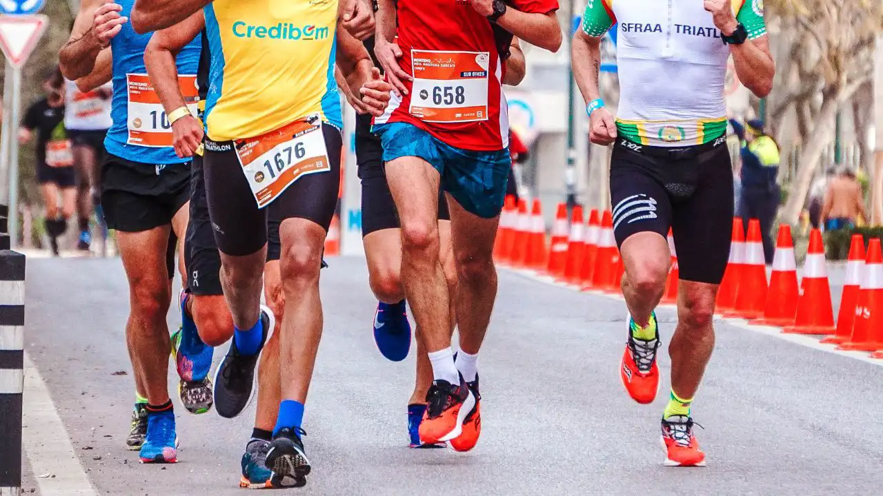 Un cardiólogo alerta sobre los riesgos del running: "La gente se apunta a pruebas para las que no está preparada"