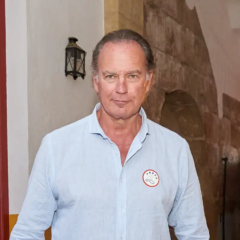 Bertín Osborne reaparece con un tierno posado familiar tras la nueva polémica con Gabriela Guillén