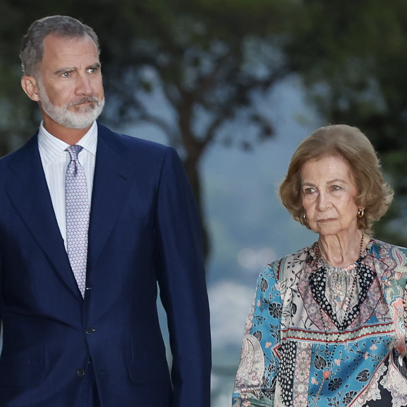 El último golpe en la mesa de Felipe VI: el movimiento histórico con el que da su lugar a la reina Sofía