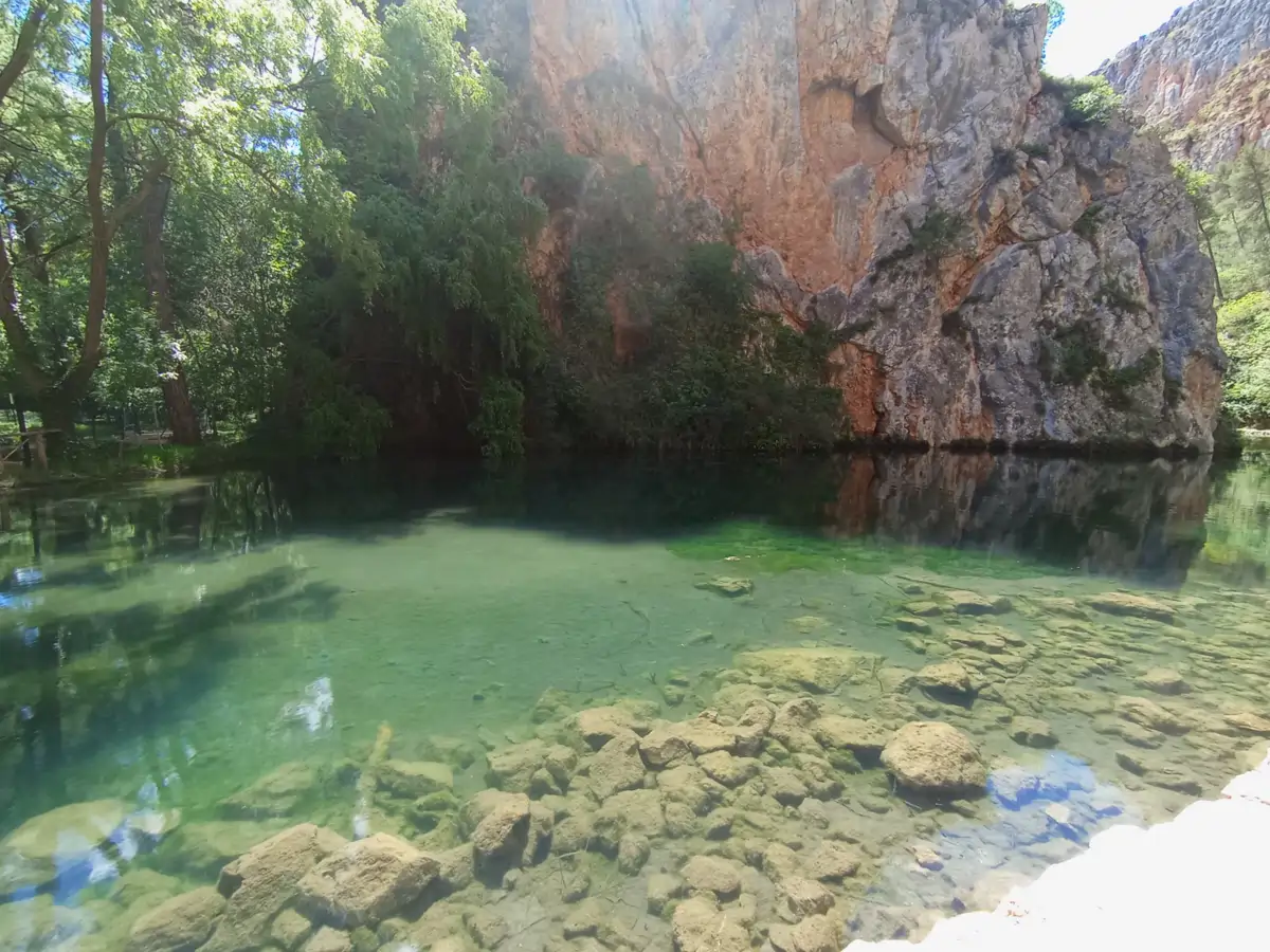 Lagos del jardín histórico del Monasterio de Piedra