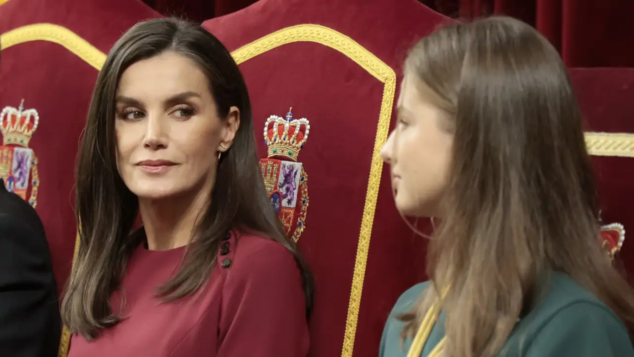 La experta María José Gómez Verdú destapa el mayor desliz protocolario de la reina Letizia: "Es un signo de vulnerabilidad"