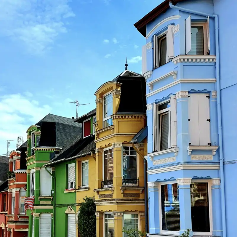 El Notting Hill español existe: El barrio más inglés, bonito y con 'swing' está en el País Vasco