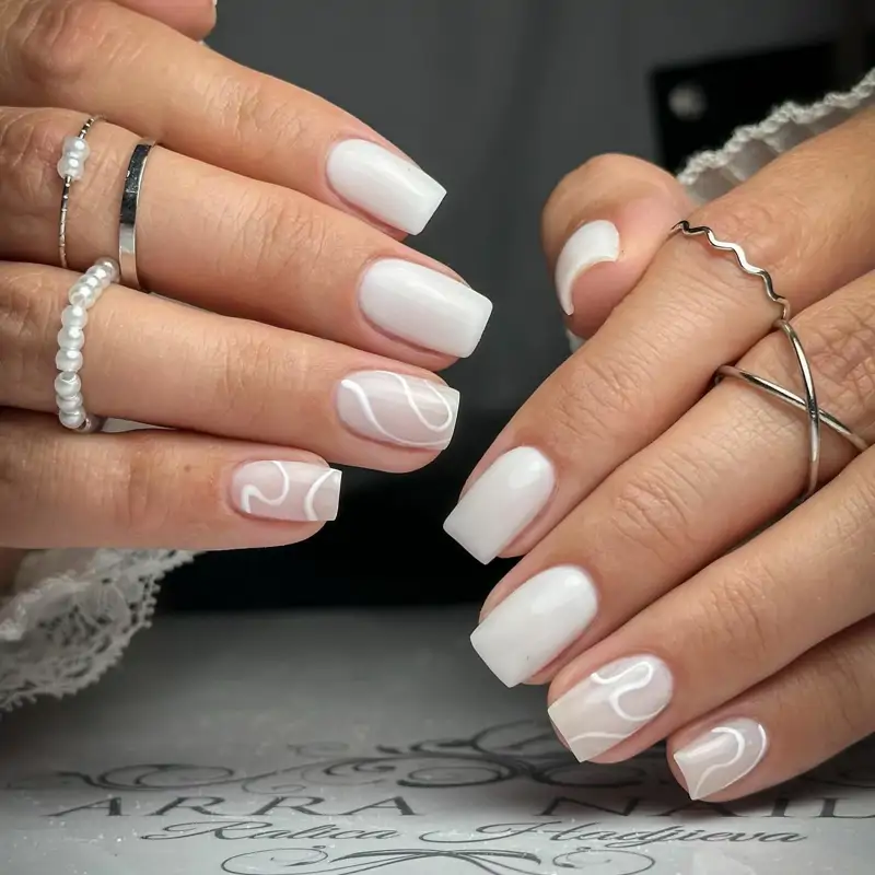 Las uñas cuadradas son tendencia: 5 colores y diseños para apuntarte a la manicura más bonita de 2025