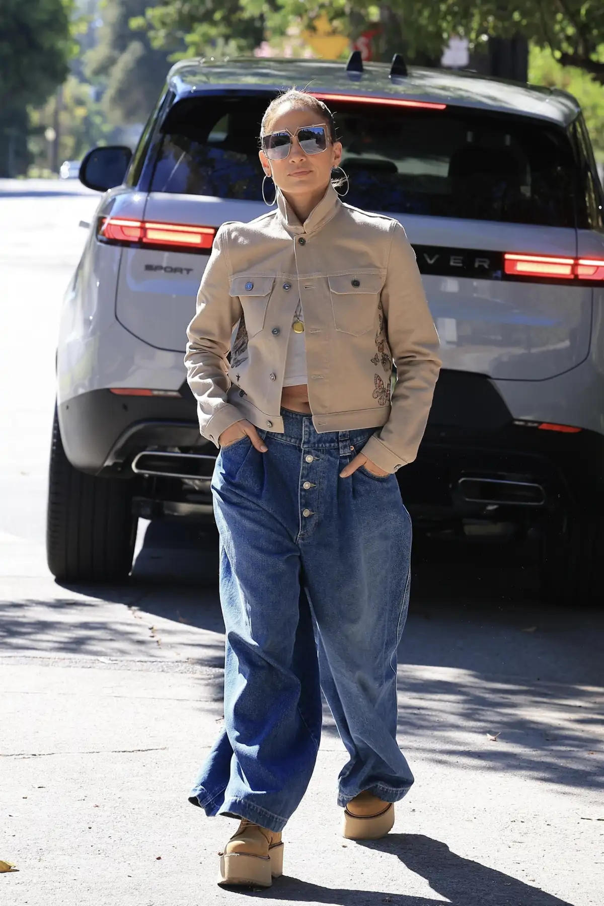 Jennifer Lopez con botas UGG