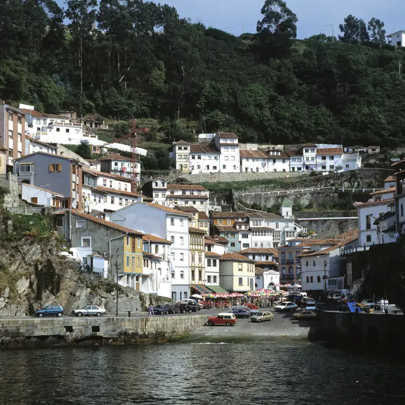 Está en Asturias, triunfa por este queso y es considerado el pueblo costero más bonito de España