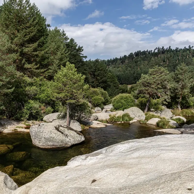 Ni en Asturias ni en Andalucía: el pueblo con más encanto de España está en el corazón de la Sierra de Gredos y es precioso