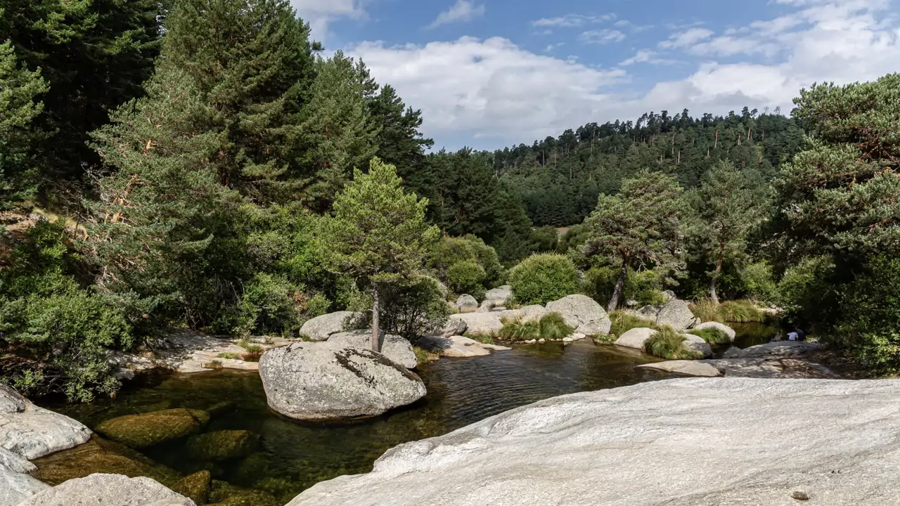 Ni en Asturias ni en Andalucía: el pueblo con más encanto de España está en el corazón de la Sierra de Gredos y es precioso