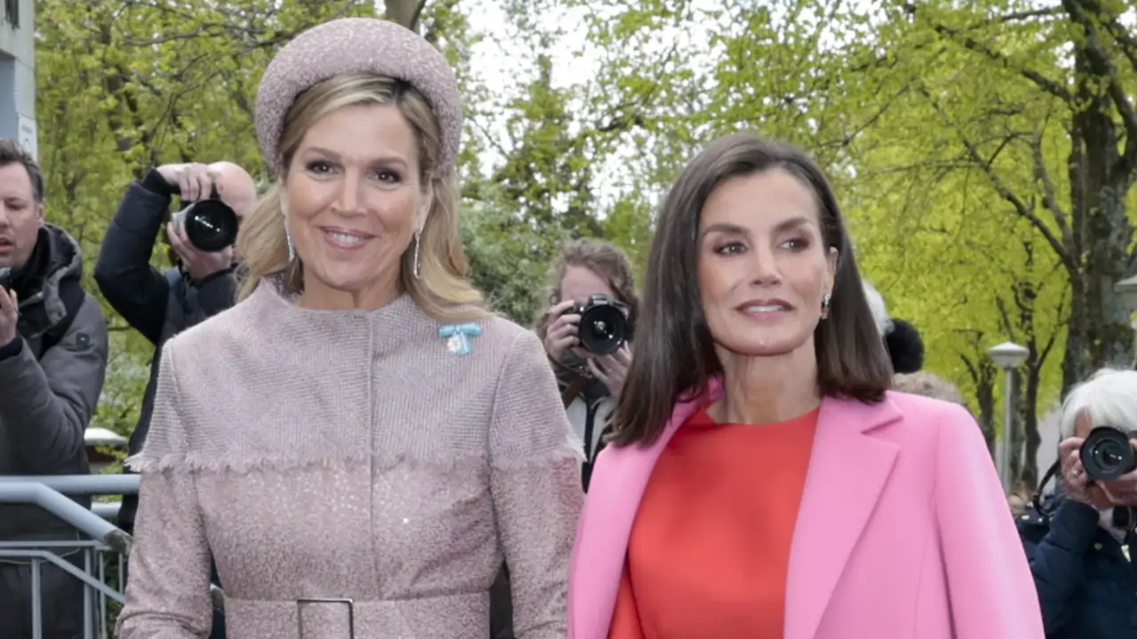 La prensa portuguesa saca a la luz el feo de la reina Letizia a Máxima de Holanda en Auschwitz: "Es una actitud inaceptable"