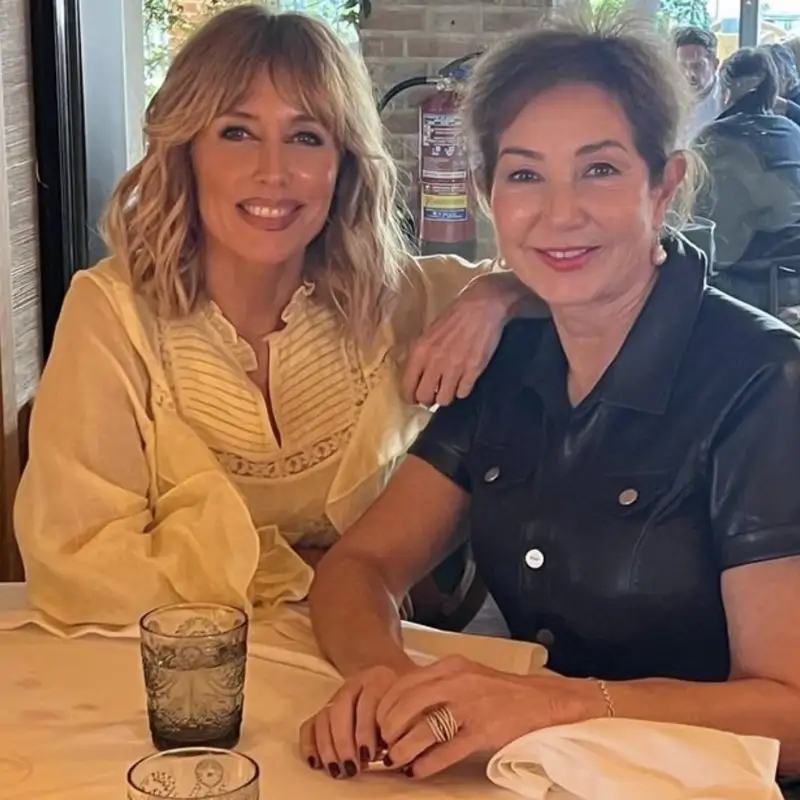 Emma García se cuela en el plató de Ana Rosa Quintana a horas del estreno para destapar sus novedades