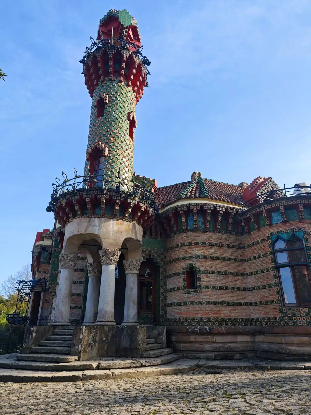 Capricho de Gaudí en Comillas Cantabria