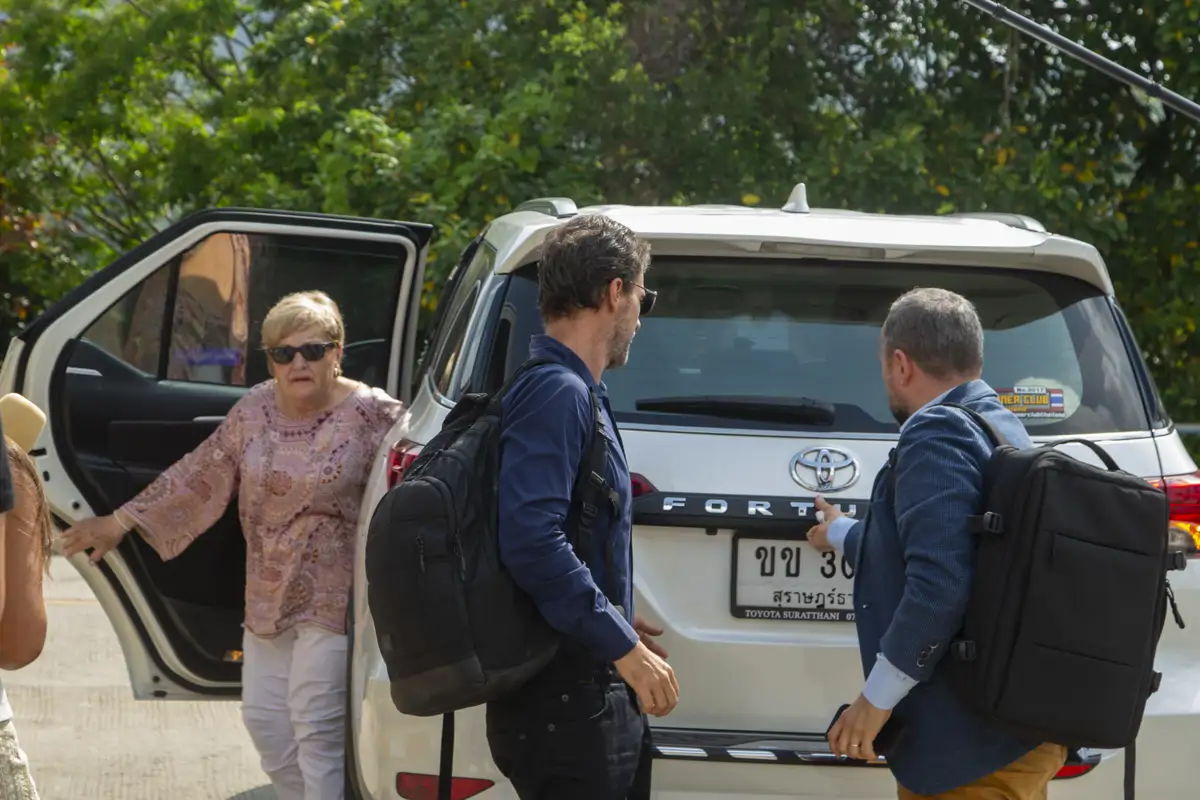 Carmen Balfagón llega al juicio de Daniel Sancho con Rodolfo y Ramón Chipirrás