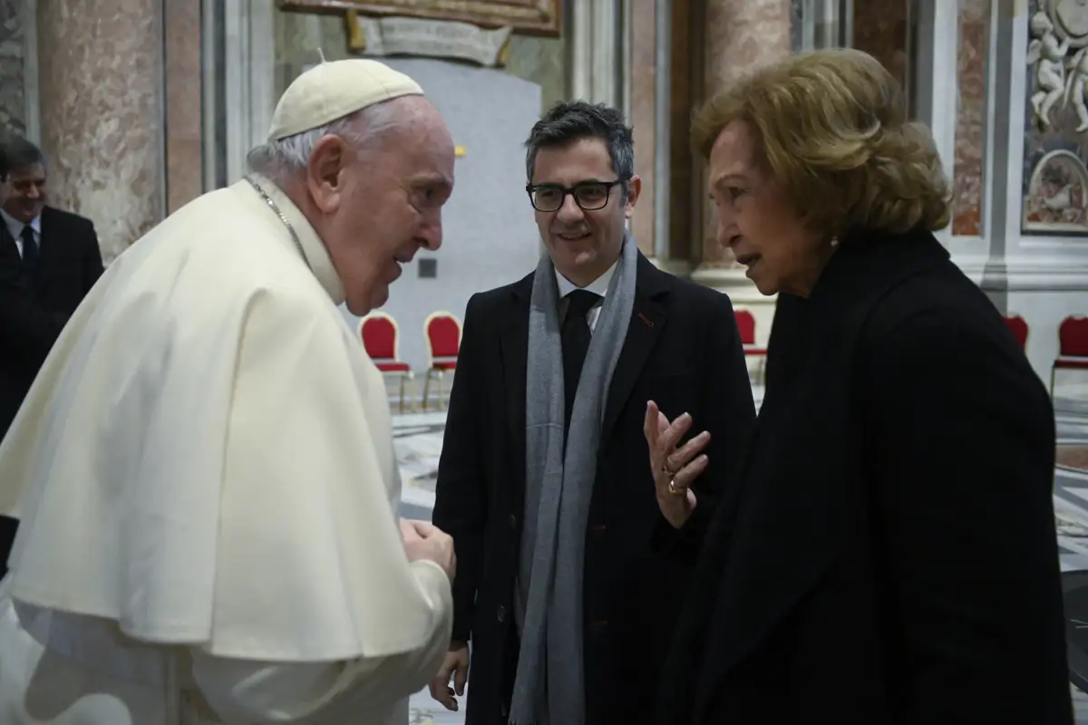 Reina Sofía en el Vaticano con el Papa Francisco