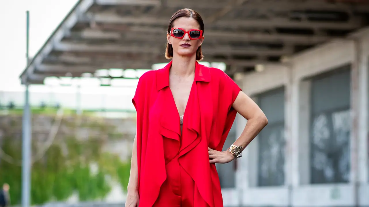 El color 'cherry red' es tendencia esta primavera.