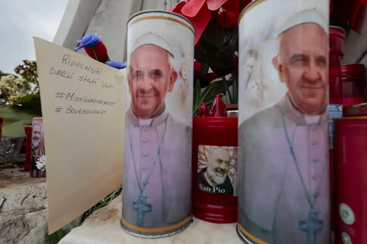 Velas por el papa Francisco