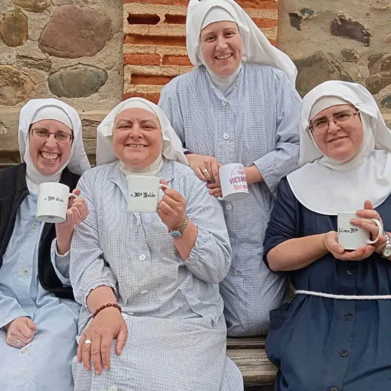 Hablamos con Rodrigo, el 'tiktoker' gastronómico al que han conquistado las monjas de Belorado con su restaurante en Asturias