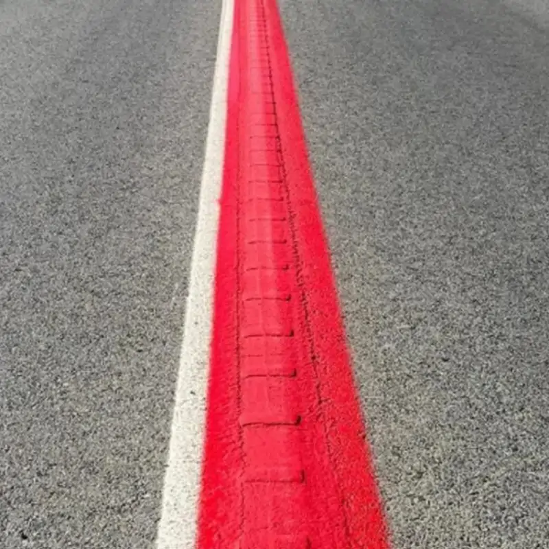 Línea roja carretera DGT