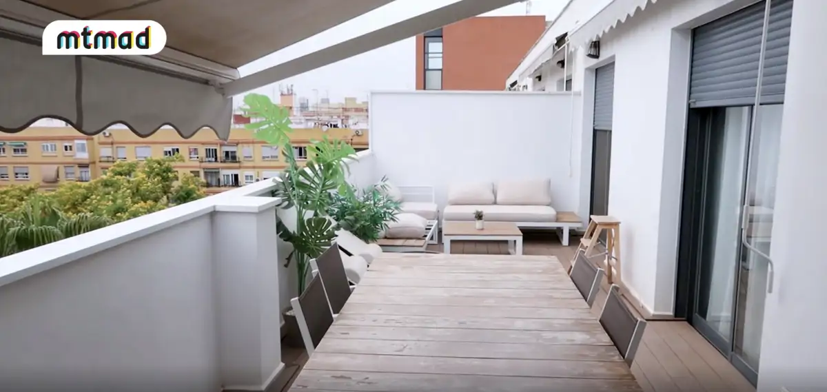 a terraza es la zona de la casa favorita de Ana, aunque para Borja hace mucho calor