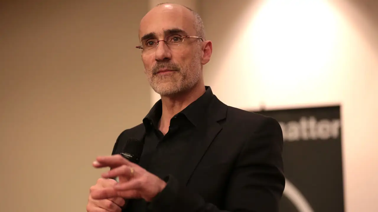 Arthur Brooks, catedrático de Harvard: "Mi mujer me dijo que era irónico que estudiara la felicidad sin ser yo una persona feliz"