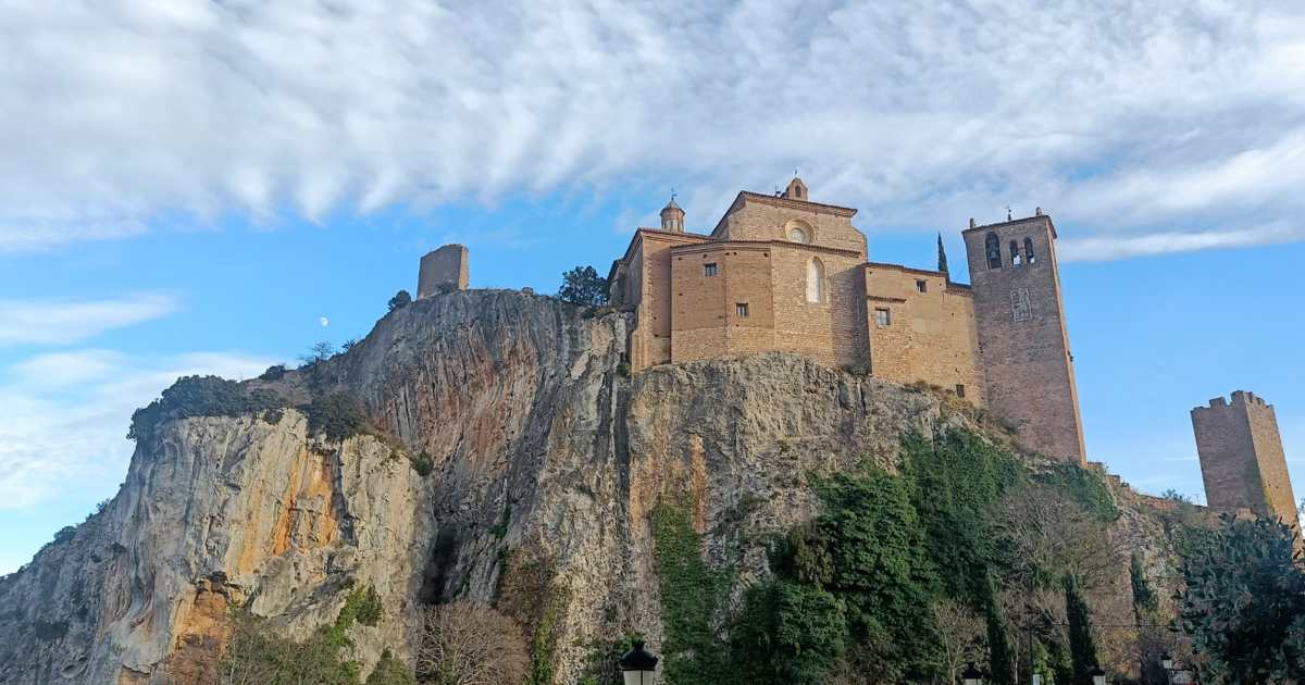 Así es el Aragón más mágico: pueblos encantados y leyendas pirenaicas para una escapada de verano original
