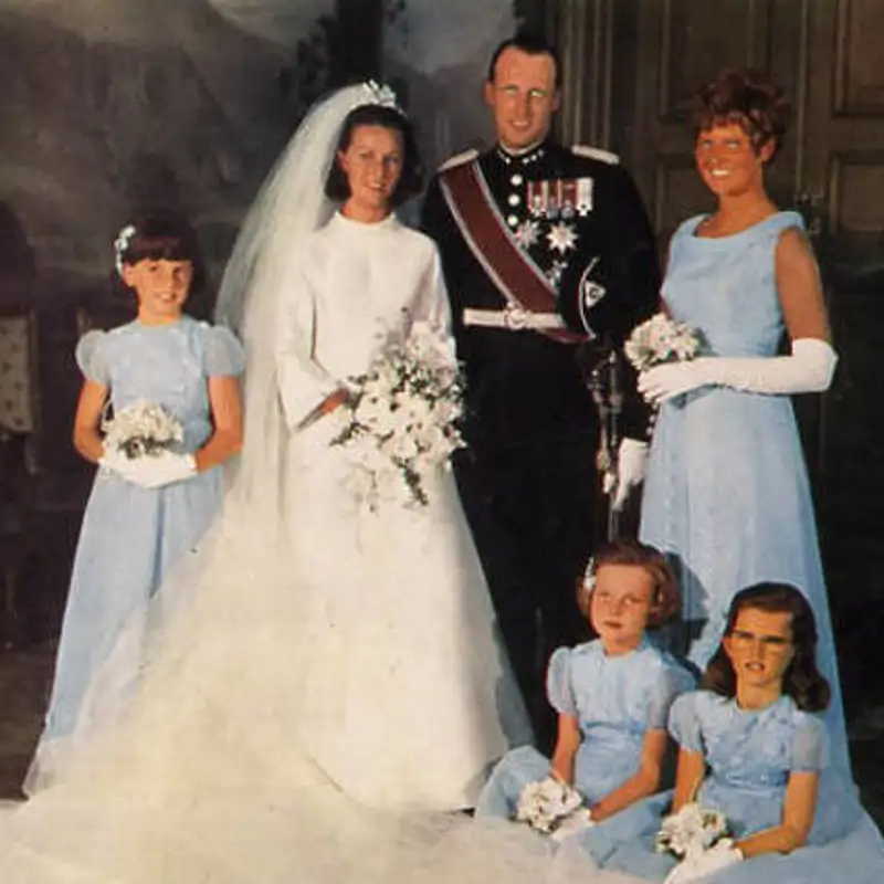 Así fue, hace 57 años, la boda ‘prohibida’ de Harald y Sonia de Noruega: “No somos víctimas de un amor pasajero”