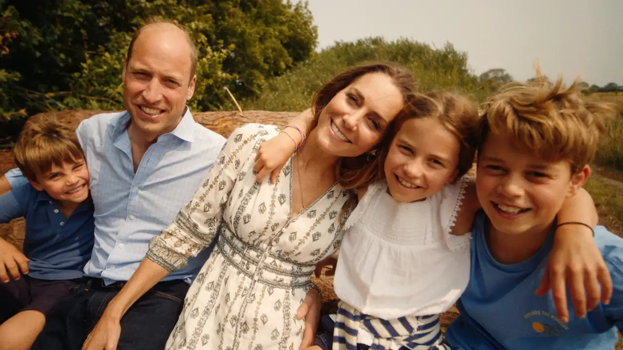 El príncipe Guillermo y Kate Middleton celebran el 10º cumpleaños de su hija, Charlotte: de la curiosa felicitación a la reacción del rey Carlos III