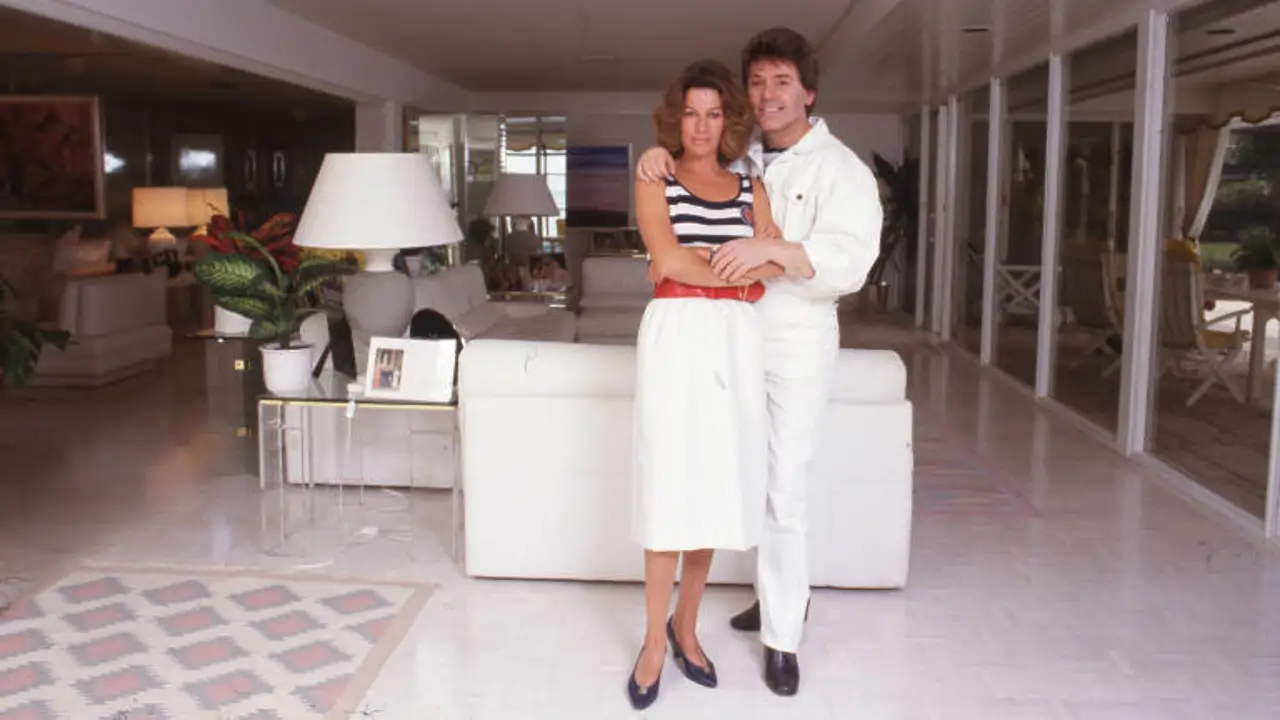 FOTOS EXCLUSIVAS | La imponente mansión de Raphael en Miami: un hogar lleno de historia que le compró a un famoso expresidente de EE.UU.