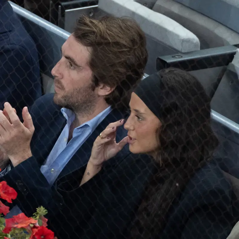 Victoria Federica y Borja Moreno afianzan su relación: dan el paso y se dejan ver en un plan junto a otros famosos