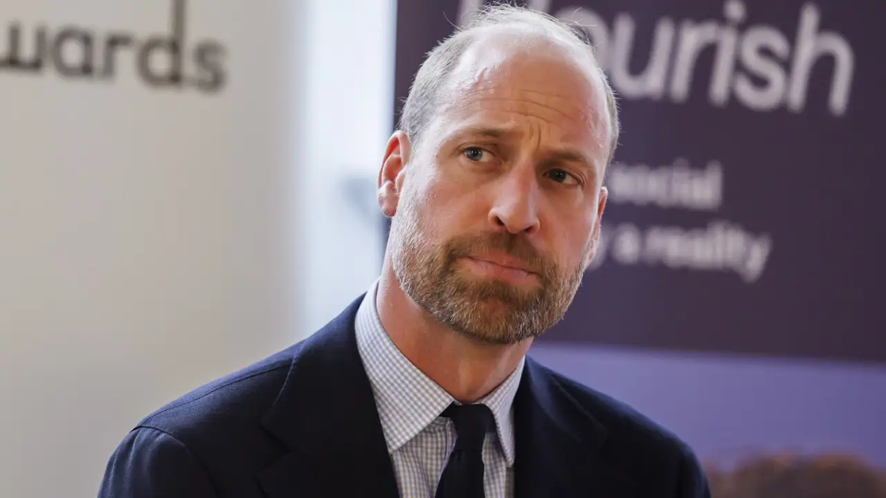 El príncipe Guillermo sigue los pasos del rey Carlos III y reacciona a las polémicas palabras de su hermano Harry