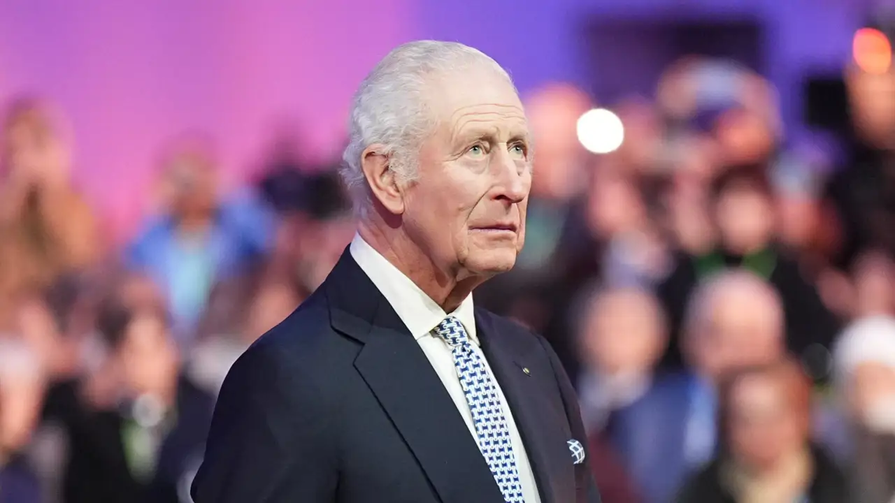 Los movimientos del rey Carlos III tras el llamamiento desesperado del príncipe Harry: de su aparición sorpresa a su sutil reacción