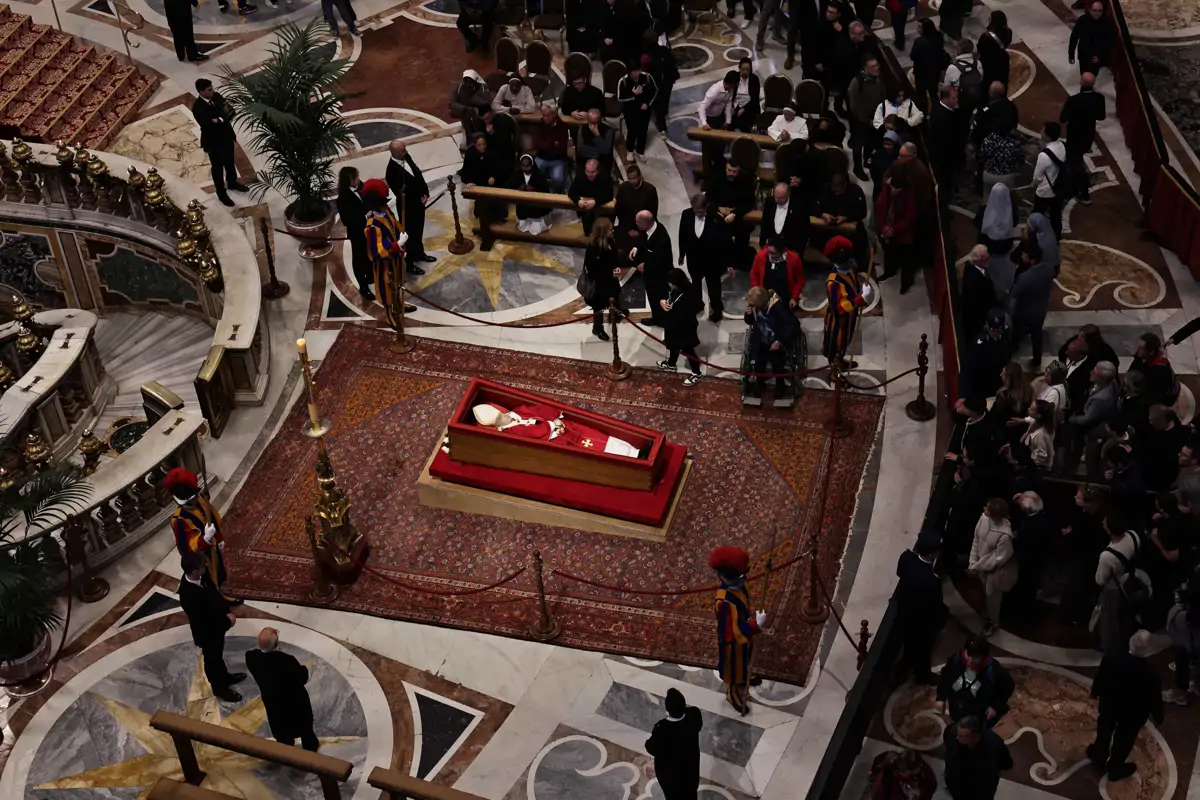 Capilla ardiente del papa Francisco en el Vaticano