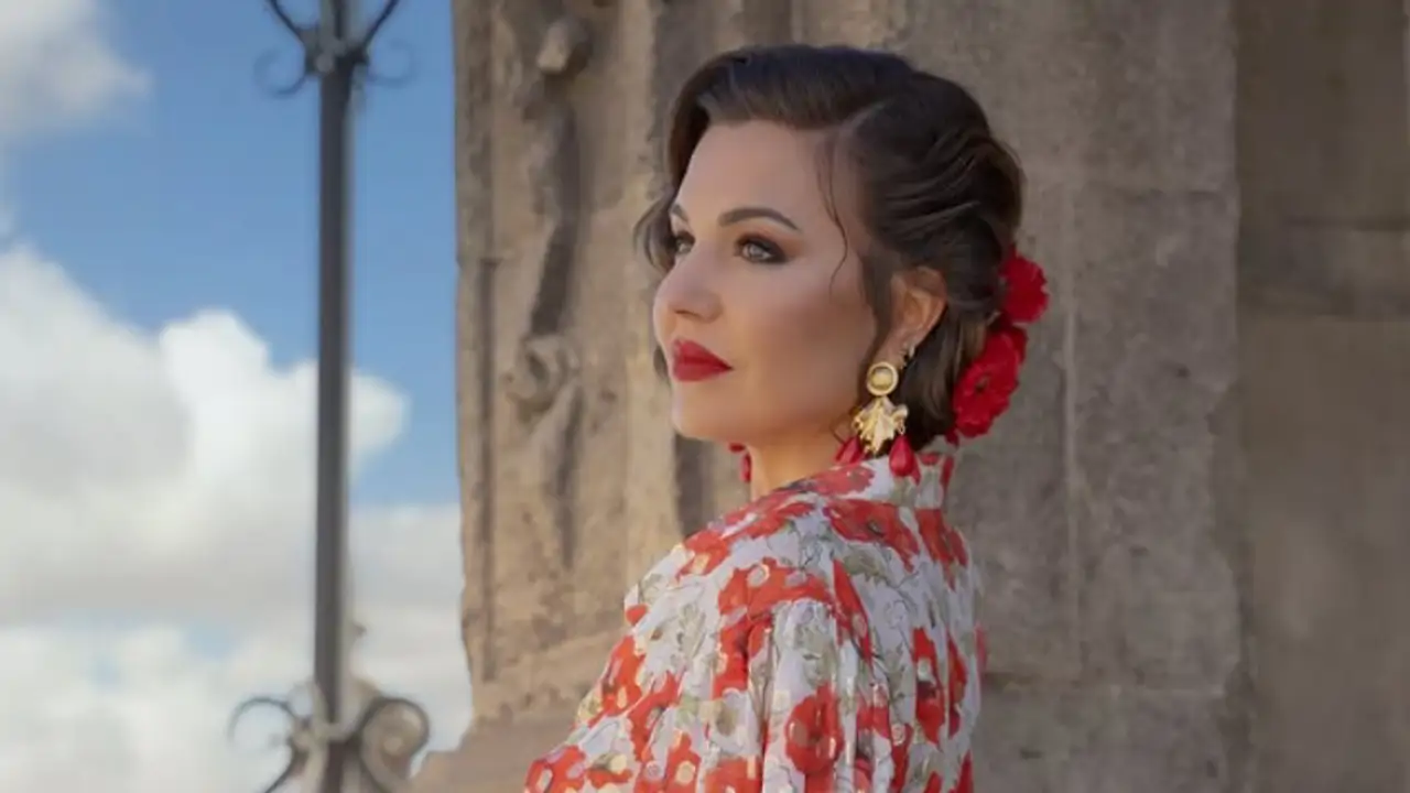 Vaqueros y flecos, el look alternativo para la Feria de Abril más impresionante y moderno que aman las sevillanas (y otras ideas maravillosas)